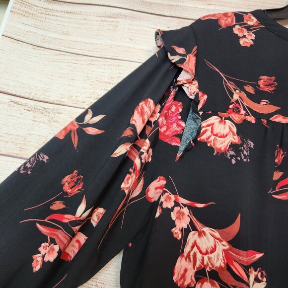 Torrid Black Floral Ruffle Shoulder Long Sleeve Top Women's Size 2X - Picture 13 of 16
